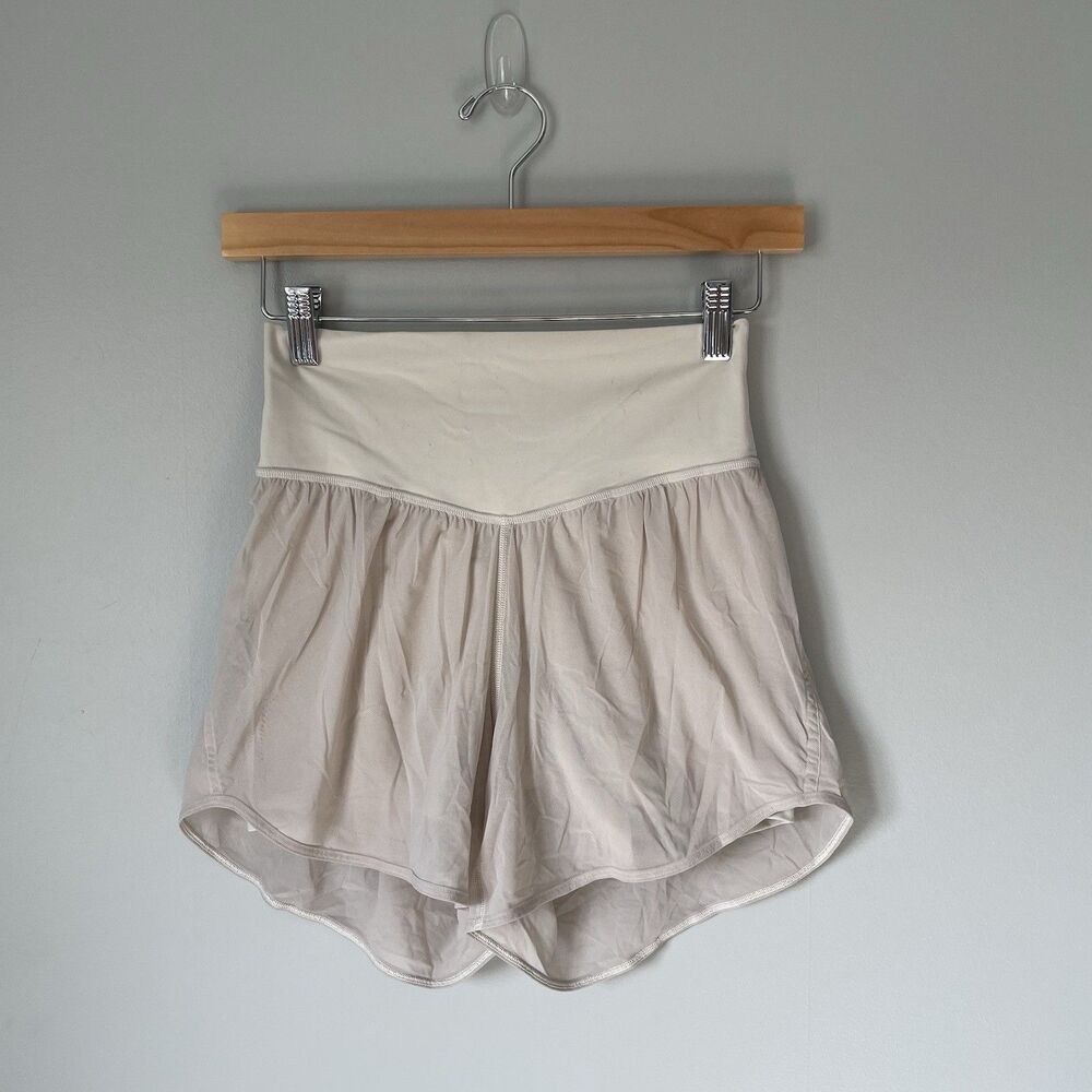 Lululemon Nulu Mesh High Rise Athletic shorts Beige Tan Lightweight Size 4